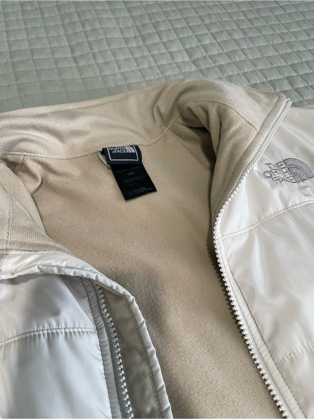 The North Face White Insulated Quilted Puffer Jacket - Women's Small - Picture 12 of 12